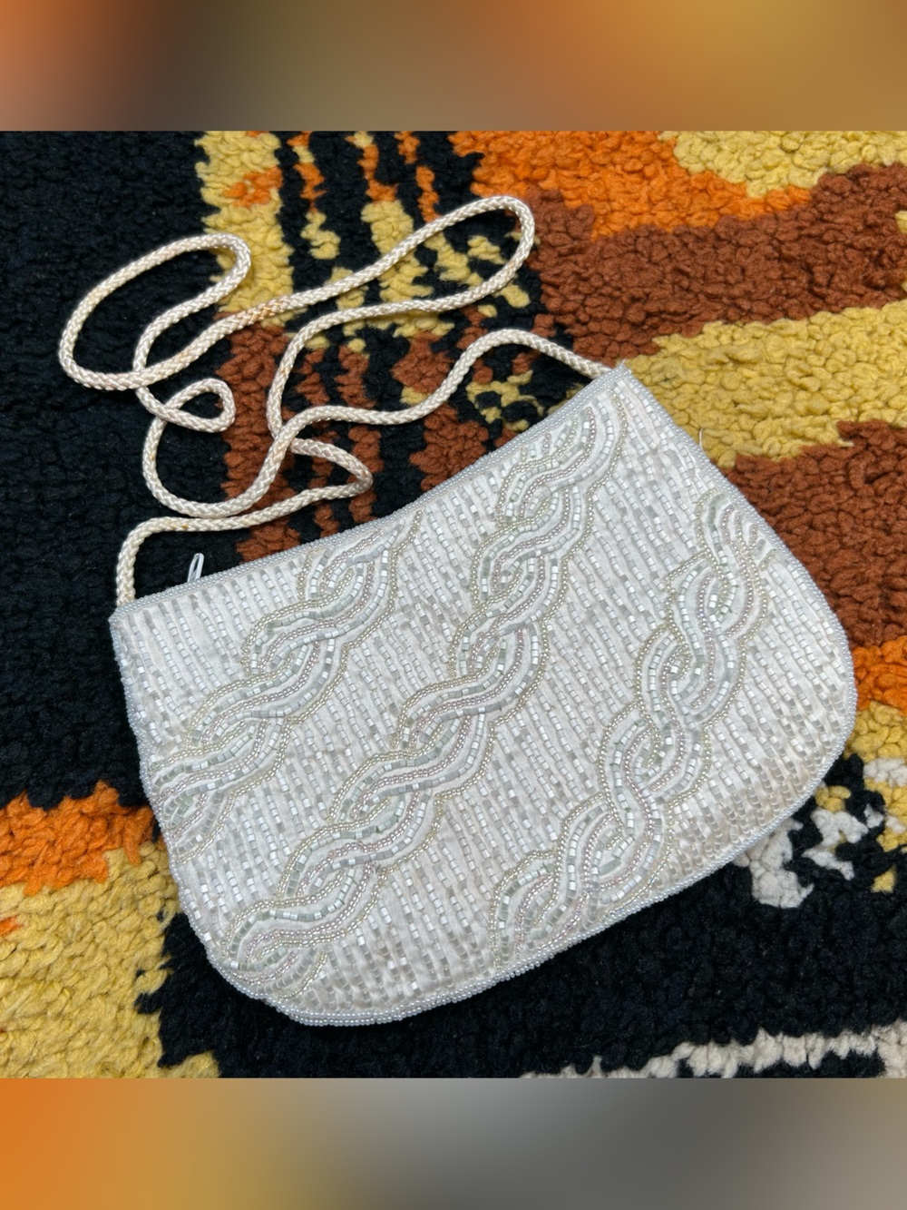Glam Gal, VINTAGE, LA REGAL beaded purse!!